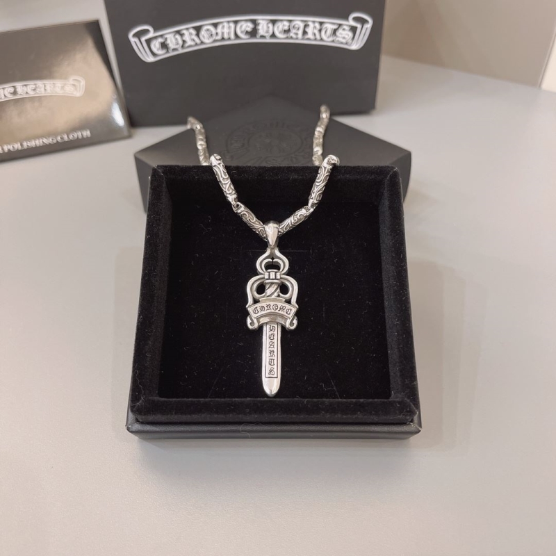 Ch**me He**ts necklaces